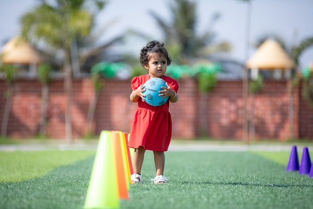 田径——南京室内世锦赛：邢家梁获男子铅球第13名.